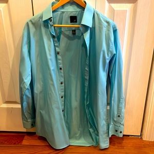 J. Ferrar long sleeve button down shirt. Perfect for nights out. M 15-15 1/2.